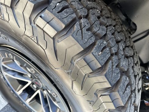Used 2025 Jeep Wrangler Unlimited Rubicon AWD/4WD image 7