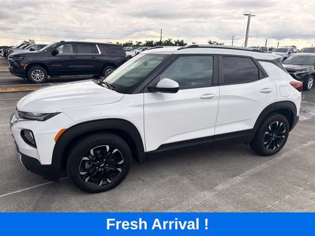 Used 2023 Chevrolet TrailBlazer LT w/ Convenience Package FWD image 1