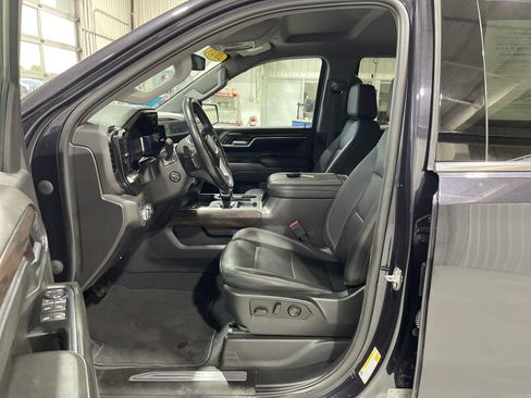 Used 2023 GMC Sierra 1500 SLT w/ SLT Premium Package image 2