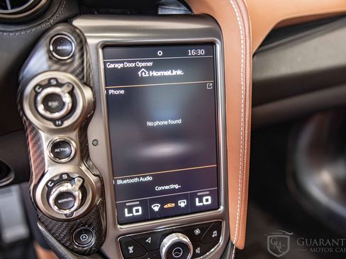 Used 2018 McLaren 720S Luxury image 25