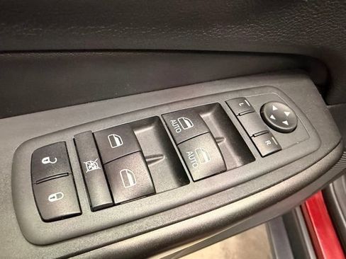 Used 2020 Jeep Cherokee Trailhawk w/ Comfort & Convenience Group AWD/4WD image 22