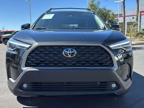 Used 2025 Toyota Corolla Cross XLE image 2