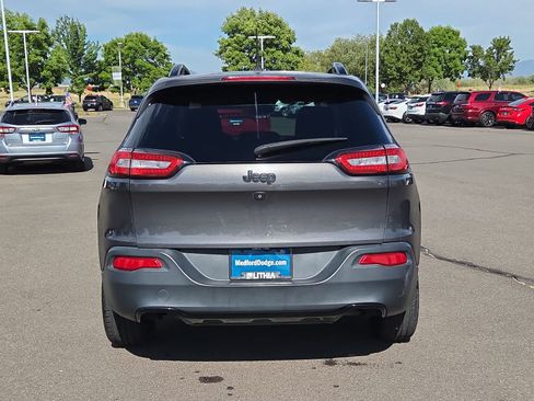 Used 2016 Jeep Cherokee Latitude w/ Comfort/Convenience Group FWD image 13