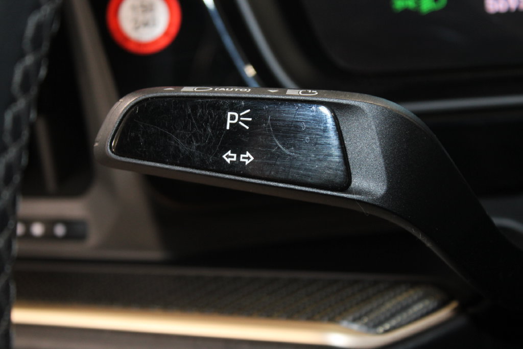 Used 2024 Porsche Cayenne Coupe AWD/4WD image 38