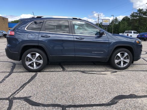 Used 2021 Jeep Cherokee Limited w/ Elite Package AWD/4WD image 2