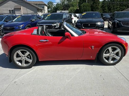 Used 2006 Pontiac Solstice Convertible w/ Premium Package RWD image 4