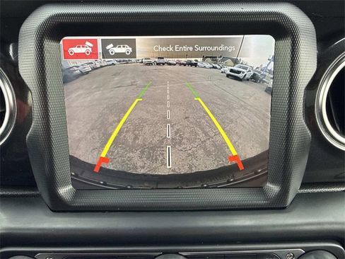 Used 2022 Jeep Wrangler Unlimited Rubicon w/ Xtreme Recon 35" Tire Package image 21