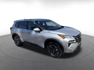 Used 2025 Nissan Rogue SV FWD video 2