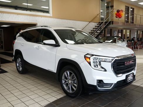 Used 2022 GMC Terrain SLT image 16