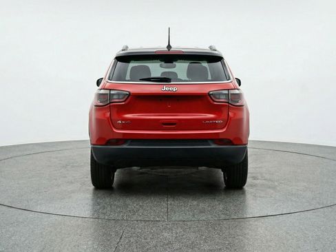 Used 2025 Jeep Compass Limited image 7