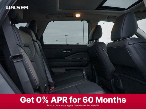 New 2025 Nissan Pathfinder Platinum w/ Black Appearance Package image 12