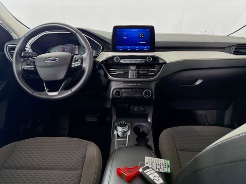 Used 2022 Ford Escape SE w/ SE Sport Appearance Package image 24