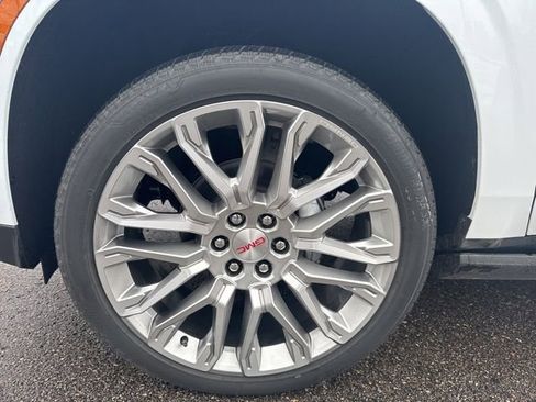 New 2026 GMC Yukon XL Denali image 12