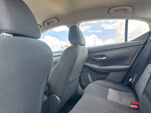 Certified 2025 Nissan Sentra SR FWD image 35