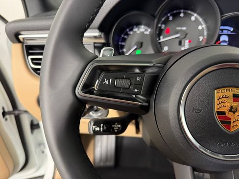 Certified 2026 Porsche Macan AWD/4WD image 32