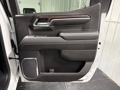 Used 2024 GMC Sierra 1500 SLT AWD/4WD image 14