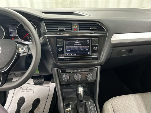 Used 2018 Volkswagen Tiguan S w/ 3rd Row Seat Package AWD/4WD image 18