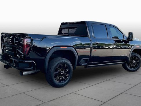 Used 2025 GMC Sierra 2500 AT4 w/ AT4 Premium Plus Package AWD/4WD image 13