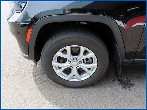 Certified 2023 Jeep Grand Cherokee L Limited w/ Luxury Tech Group II AWD/4WD image 4