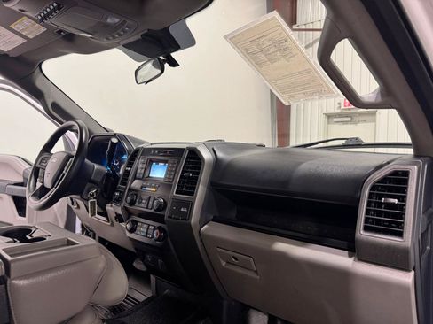 Used 2022 Ford F250 XL w/ Power Equipment Group AWD/4WD image 11
