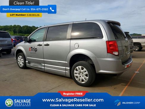 Used 2019 Dodge Grand Caravan SE FWD image 3