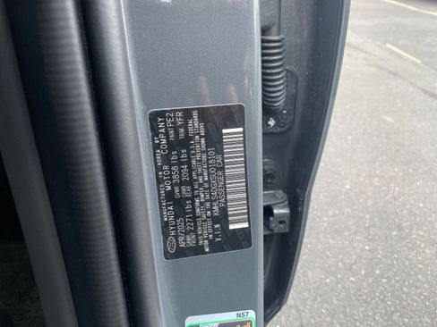 Used 2025 Hyundai Elantra SEL image 23