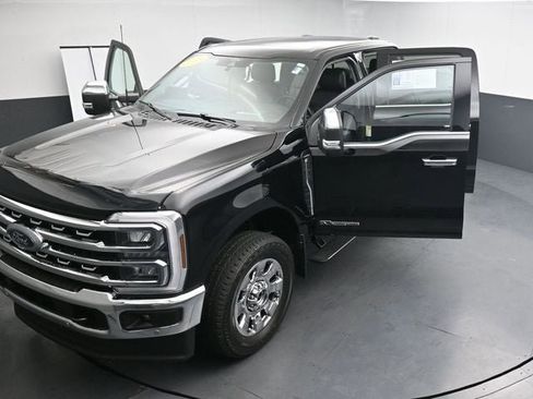 Certified 2025 Ford F350 Lariat w/ Lariat Ultimate Package AWD/4WD image 40