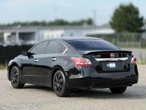 Used 2015 Nissan Altima 2.5 S w/ Power Driver Seat Package FWD image 10