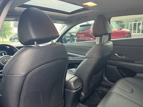 Used 2023 Hyundai Elantra Limited FWD image 15
