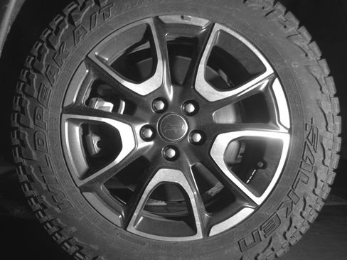 Used 2025 Jeep Compass Trailhawk image 12