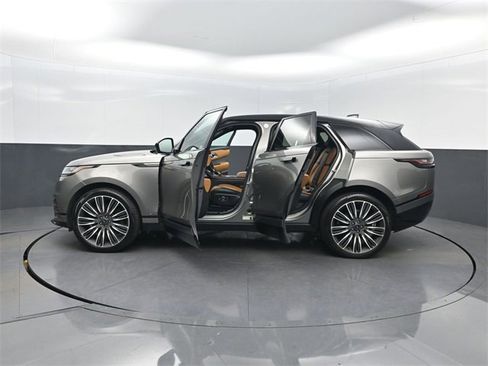 Used 2021 Land Rover Range Rover Velar R-Dynamic HSE image 39