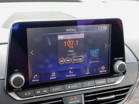 Used 2025 Nissan Altima 2.5 SV FWD image 5