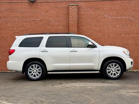 Used 2014 Toyota Sequoia Platinum image 4