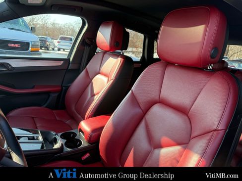 Used 2024 Porsche Macan S image 18