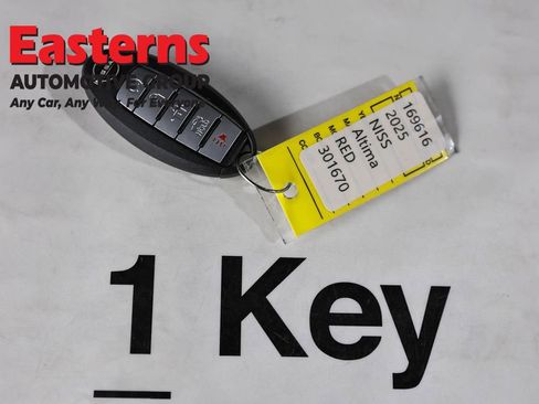 Used 2025 Nissan Altima 2.5 SV FWD image 25