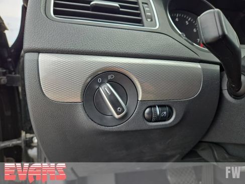 Used 2015 Volkswagen Jetta SE FWD image 14