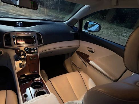 Used 2012 Toyota Venza XLE image 19