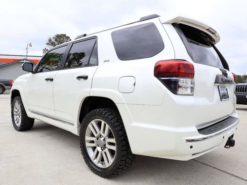 Used 2011 Toyota 4Runner SR5 w/ Convenience Pkg image 4