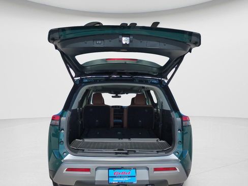 Certified 2024 Nissan Pathfinder Platinum AWD/4WD image 9