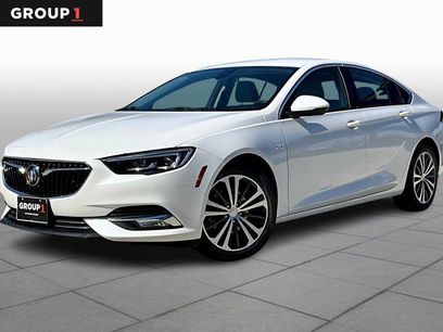 Used 2018 Buick Regal Essence w/ Driver Confidence Package #1