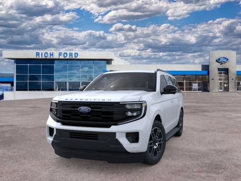 New 2025 Ford Expedition Active AWD/4WD image 2