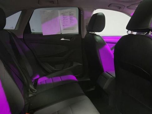 Used 2025 Volkswagen Jetta SE image 19