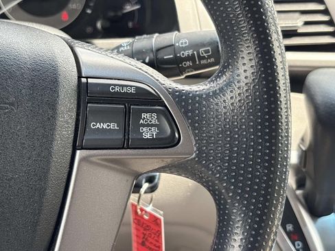 Used 2012 Honda Odyssey EX image 25