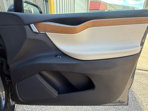 Used 2020 Tesla Model X Long Range image 36