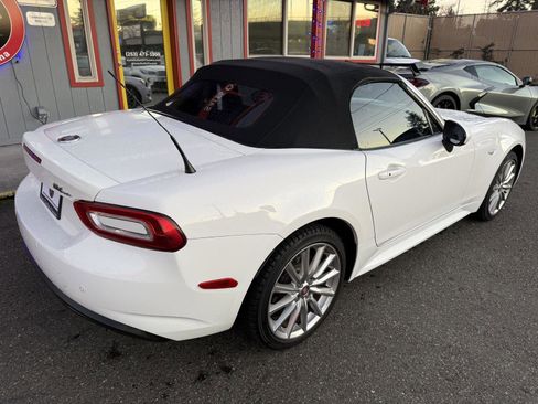 Used 2017 FIAT 124 Spider Lusso image 6