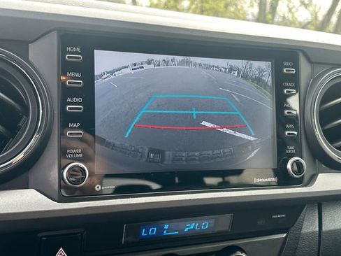 Used 2022 Toyota Tacoma TRD Sport w/ Technology Package image 20