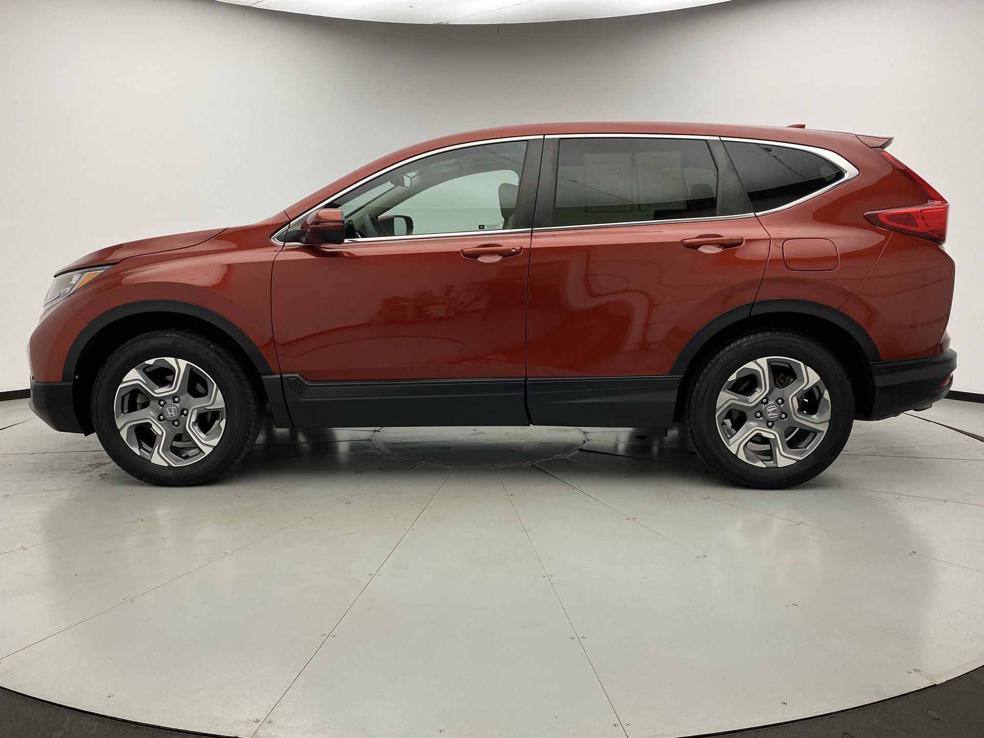 Used 2018 Honda CR-V EX image 2