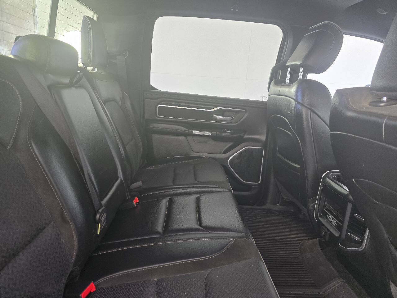 Used 2023 RAM 1500 Laramie AWD/4WD image 17
