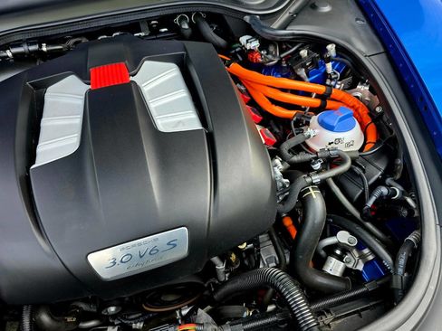 Used 2015 Porsche Panamera S image 54