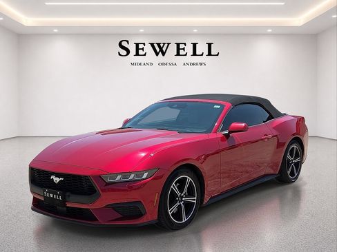 Used 2024 Ford Mustang Convertible RWD image 1
